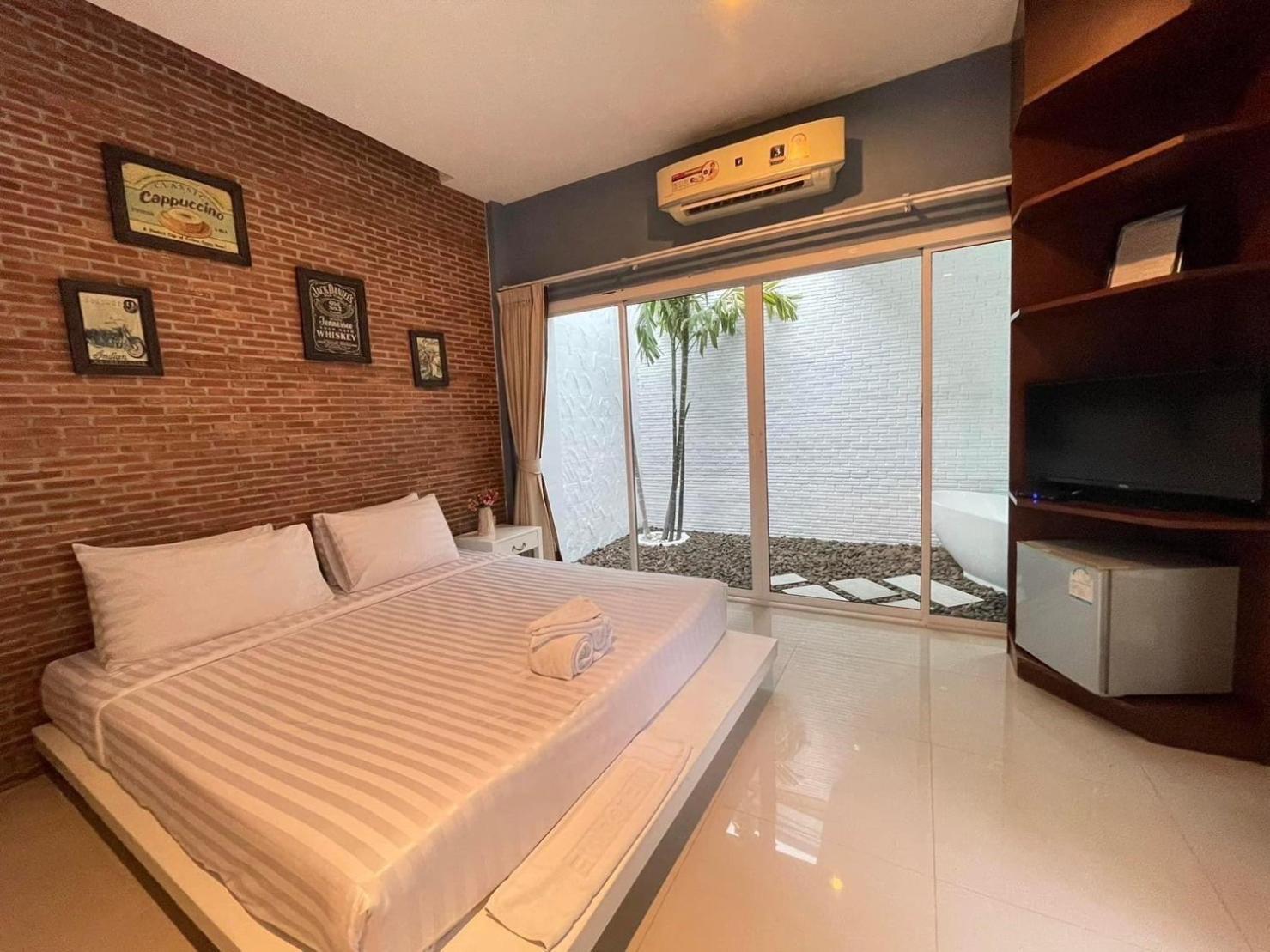 Milano Huahin Hotel Exterior photo